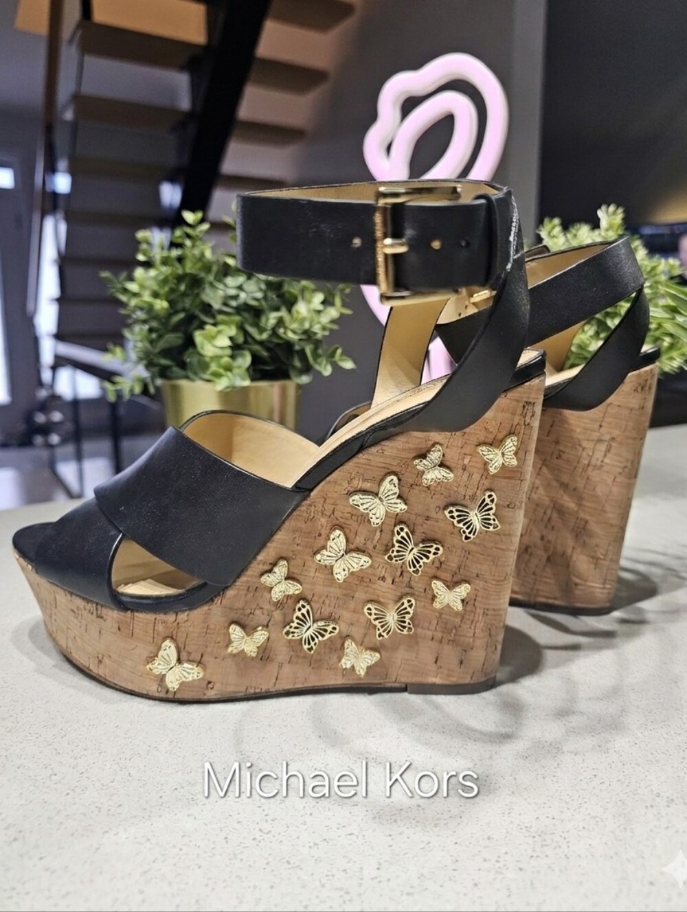 MICHAEL KORS Impresionnantes Sandales Plare-forme En Liège -papillons 3D Dorés